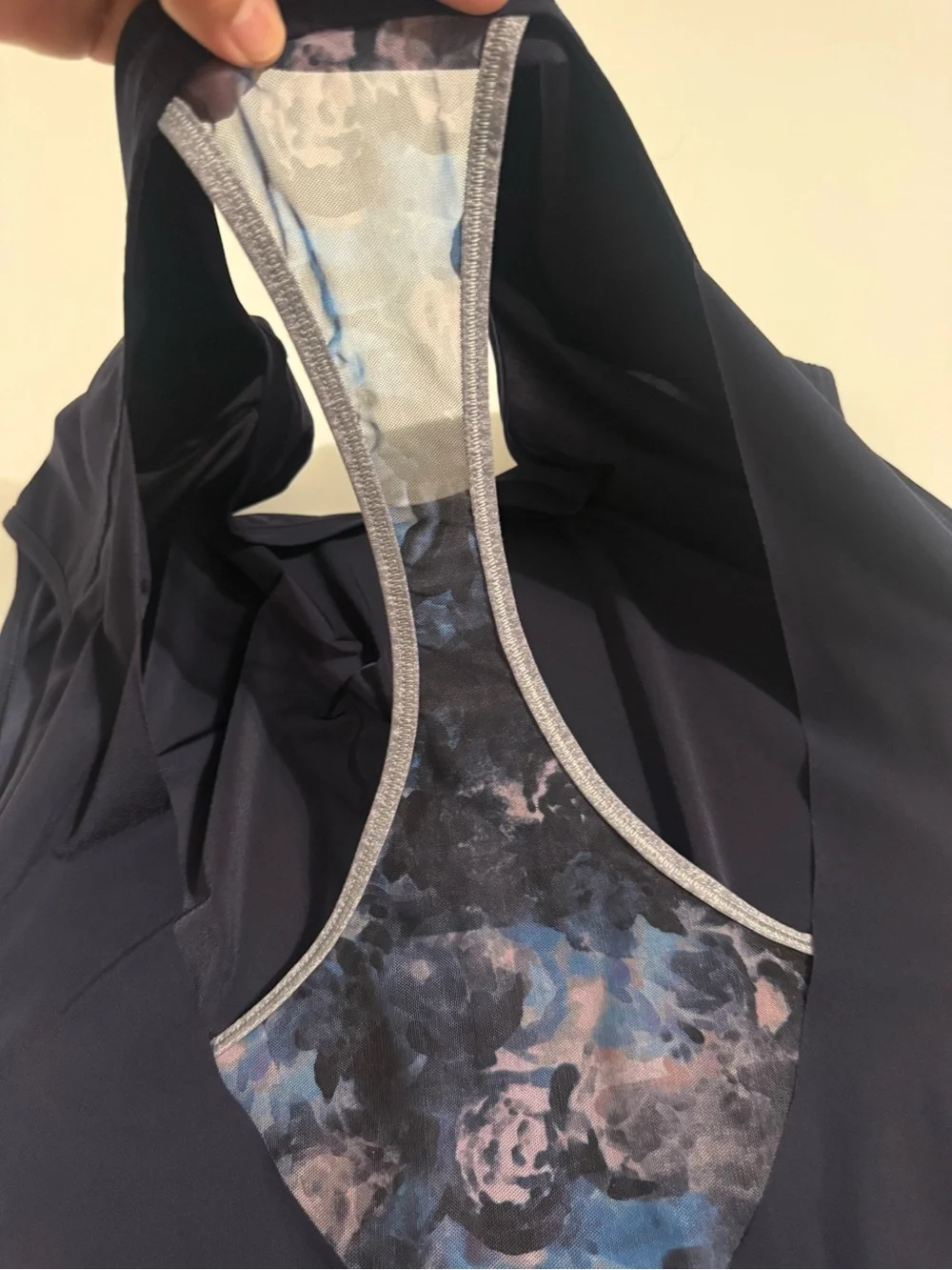 LULULEMON Navy Blue Open Back top Sz. S(4-6)